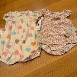 Lot of 2 baby rompers:one Carter's Cream with Hearts and one Floral size 6mos